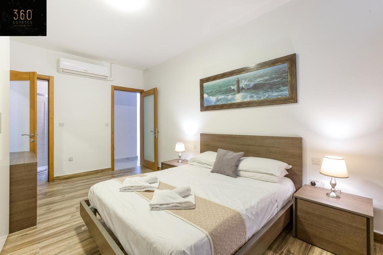 Lux Sea Front Penthouse With Breathtaking Views In St Pauls By 360 Estates Apartamento St. Paul's Bay Exterior foto