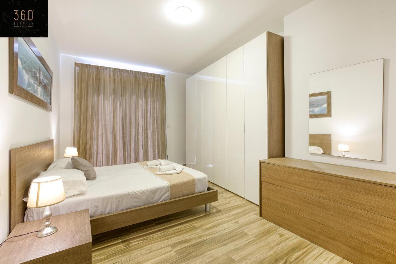 Lux Sea Front Penthouse With Breathtaking Views In St Pauls By 360 Estates Apartamento St. Paul's Bay Exterior foto