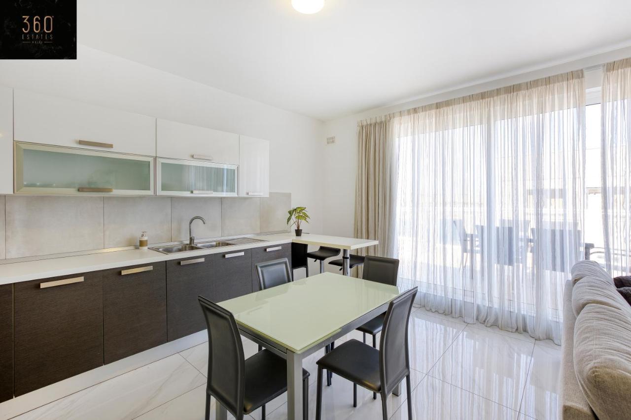 Lux Sea Front Penthouse With Breathtaking Views In St Pauls By 360 Estates Apartamento St. Paul's Bay Exterior foto